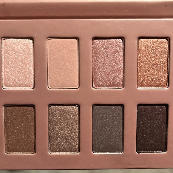 New in boxes, lot of makeup - Picture 9 of 9